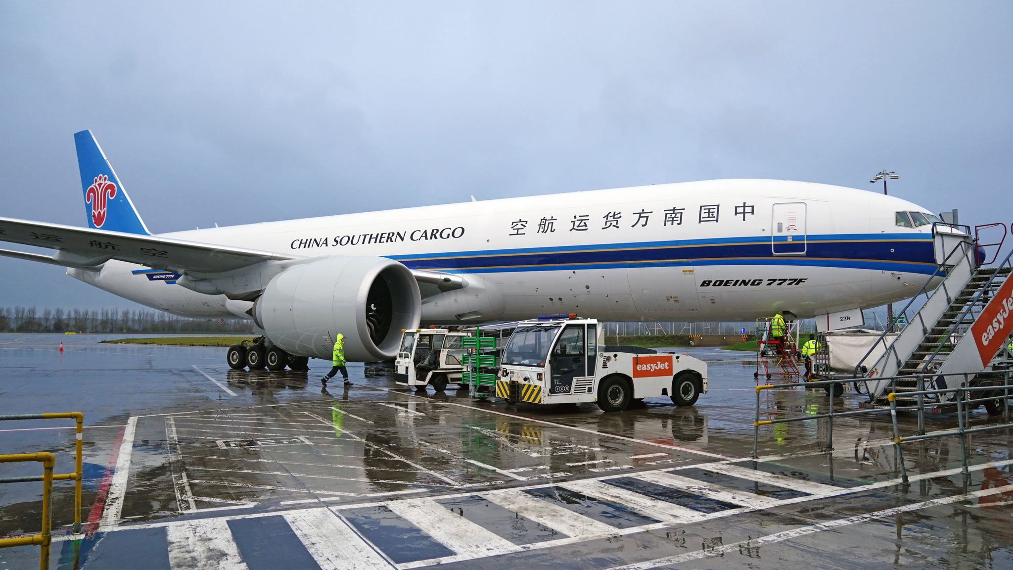 UK's only giant pandas take off for China after 12 years at Edinburgh