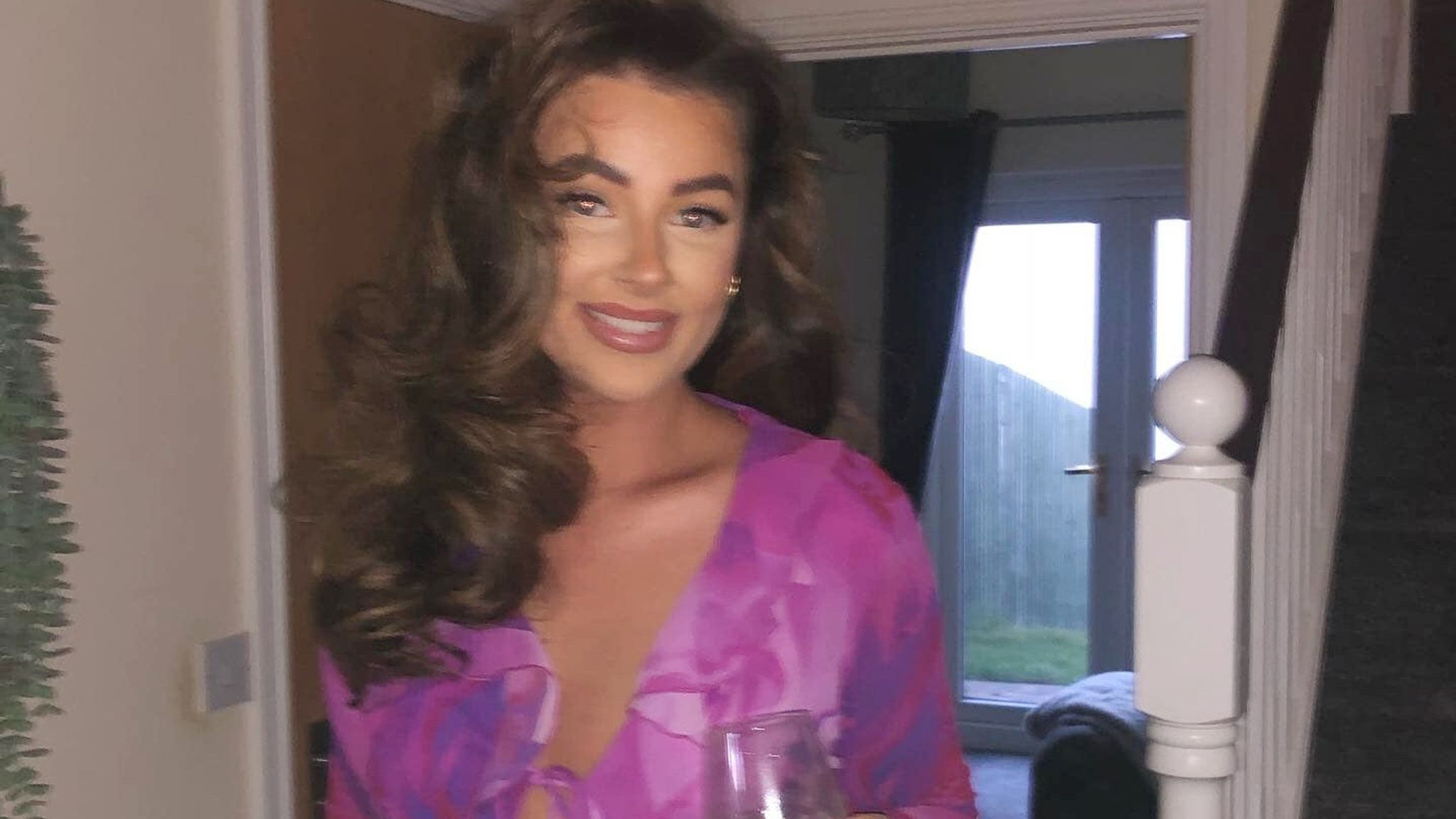 Prison officer 'had phone sex with inmate she developed inappropriate ...