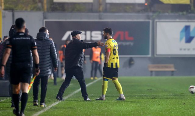 Turkish side Istanbulspor leaves pitch after not being awarded a penalty - eight days... - Vimarsana News