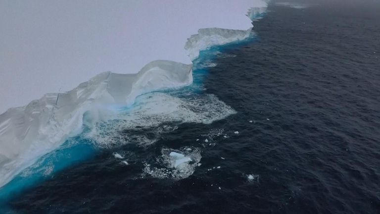 World&#39;s largest iceberg on the move after decades of being grounded to the sea floor.