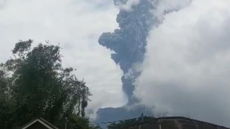 Indonesia&#39;s Marapi Volcano Erupts, Sending Clouds of Ash to Surrounding Districts