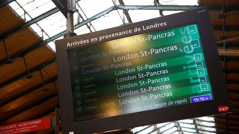 A sign board shows cancelled trains to London at the Eurostar terminal at Gare du Nord train station, as an unexpected strike by French workers at Eurotunnel, the undersea link between Britain and continental Europe, interrupted cross-Channel rail traffic, threatening the Christmas holiday plans of many travelers, in Paris, France, December 21, 2023. REUTERS/Sarah Meyssonnier