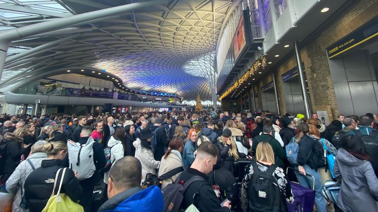 Disruption at London&#39;s King&#39;s Cross Station 