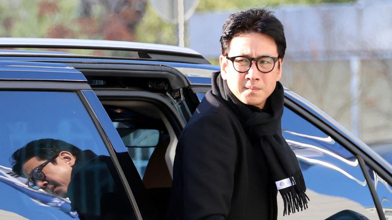 South Korean actor Lee Sun-kyun arrives at a police station for questioning regarding his alleged illegal drug use in Incheon, South Korea, December 23, 2023. Yonhap via REUTERS THIS IMAGE HAS BEEN SUPPLIED BY A THIRD PARTY. NO RESALES. NO ARCHIVES. SOUTH KOREA OUT. NO COMMERCIAL OR EDITORIAL SALES IN SOUTH KOREA.