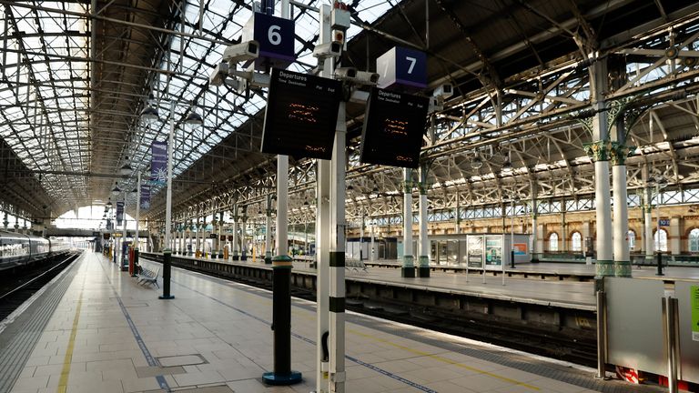 Government pledges almost £4bn to improve rail links in northern ...