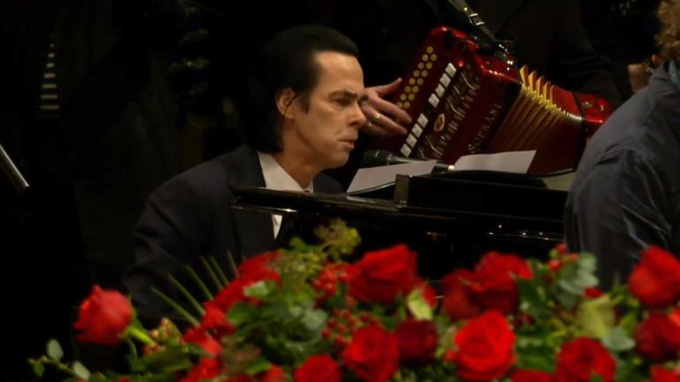 Nick Cave takes stage to perform Pogues hit at Shane MacGowan&#39;s funeral