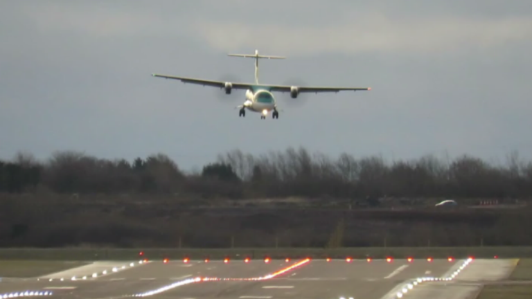 Watch moment Plane struggles to land in Birmingham due to strong winds