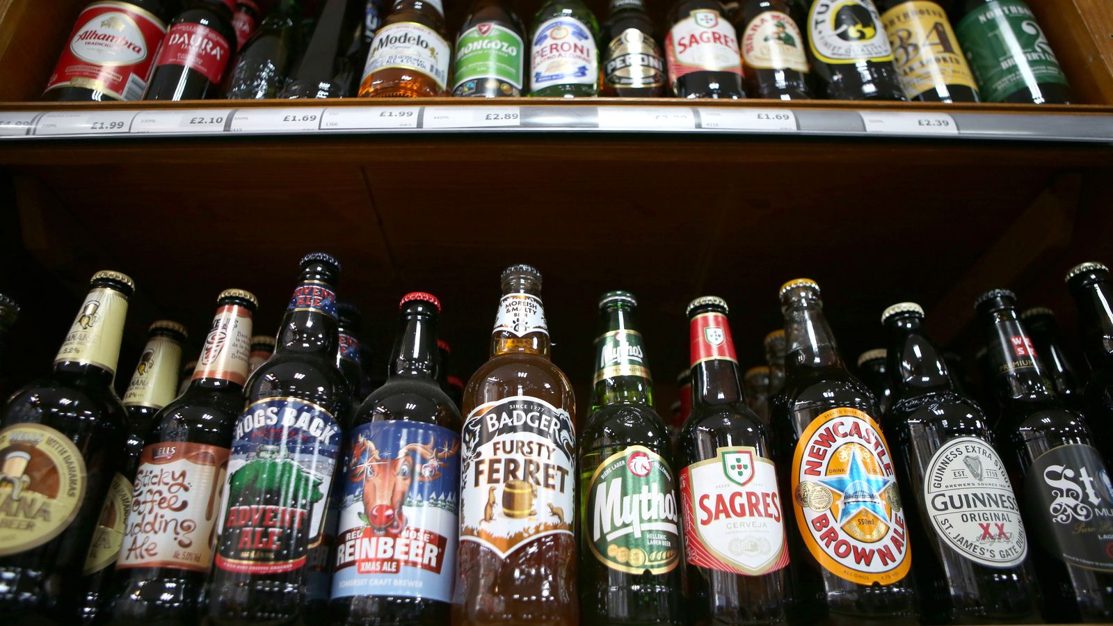 Минималната единична цена на алкохола ще се увеличи с 30% в Шотландия след увеличение на свързаните с това смъртни случаи миналата година