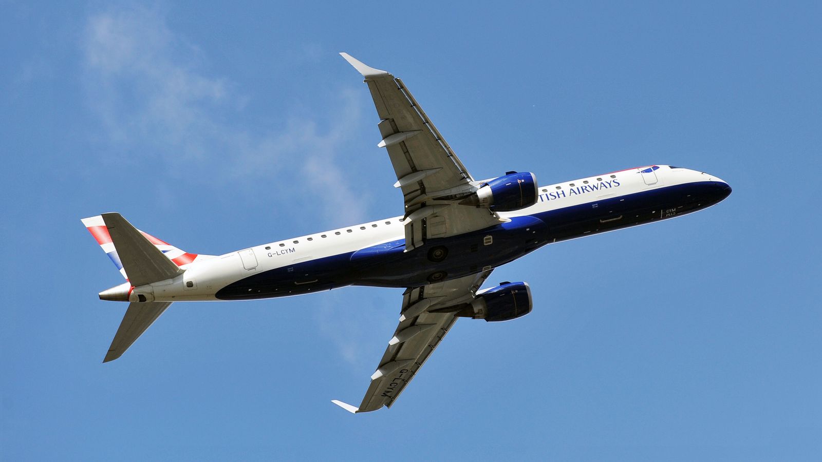 Пилотът на British Airways „отвлечен и измъчван“ по време на междинно пазаруване 