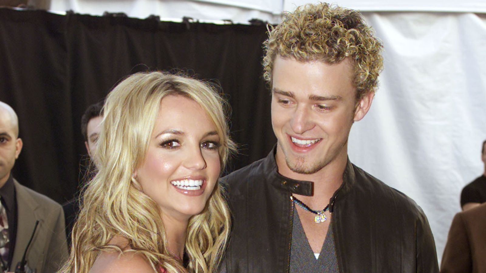 Britney Spears apologises to Justin Timberlake for revelations she made in  memoir | Ents & Arts News | Sky News
