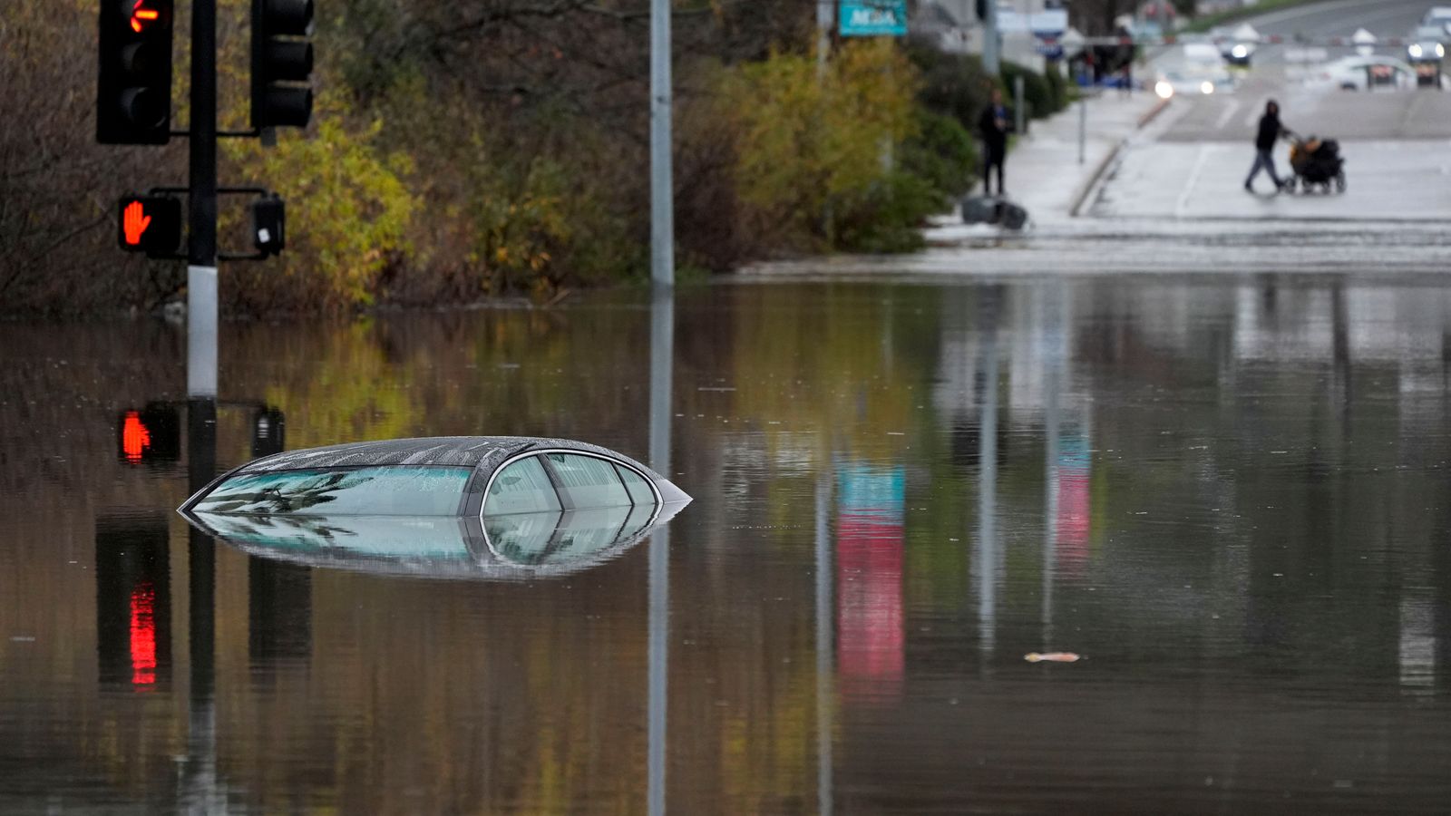 Най-влажният януарски ден, регистриран в Сан Диего, носи широко разпространени наводнения