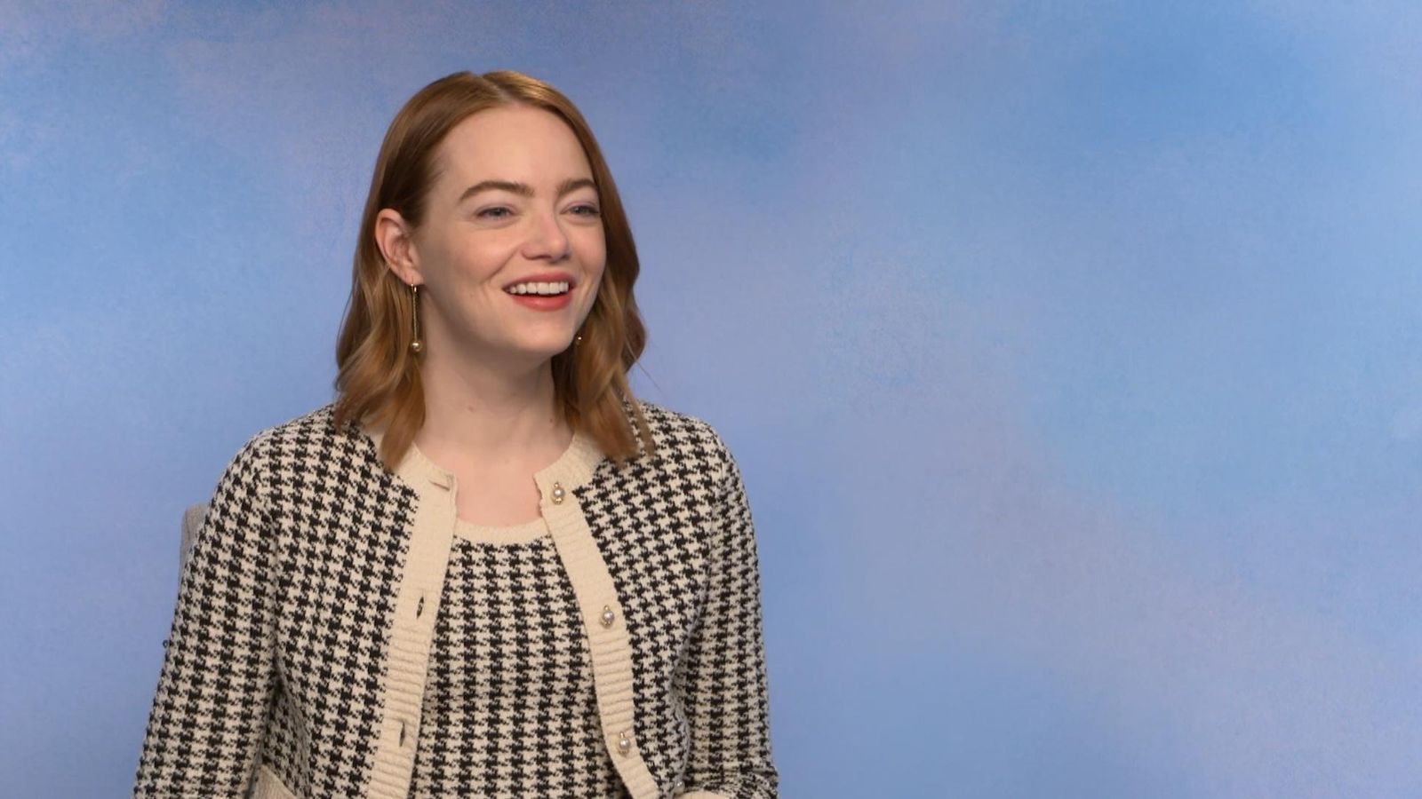 Emma Stone Explains All The Sex Scenes In Poor Things Us News Sky News