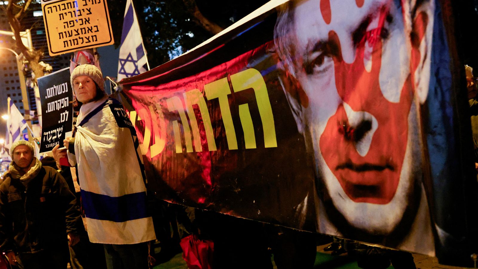 Middle East latest: Protesters calling for end to Benjamin Netanyahu clash with Tel Aviv police | World News