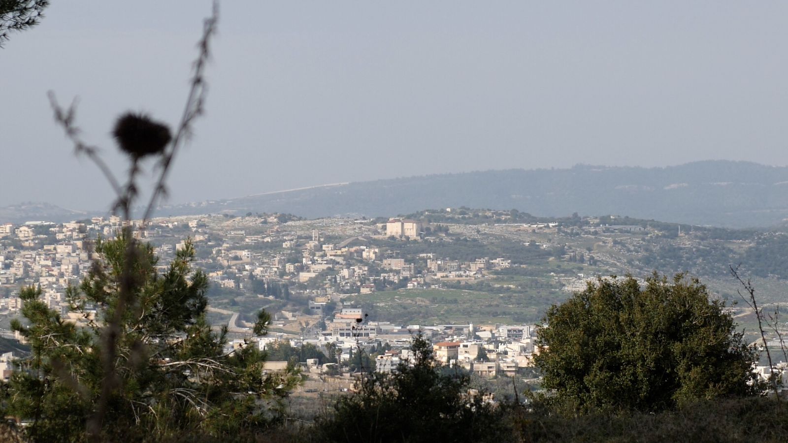 „Защо трябва да се бием?“: Животът на израелско-ливанската граница, докато ракетите се изпращат напред-назад