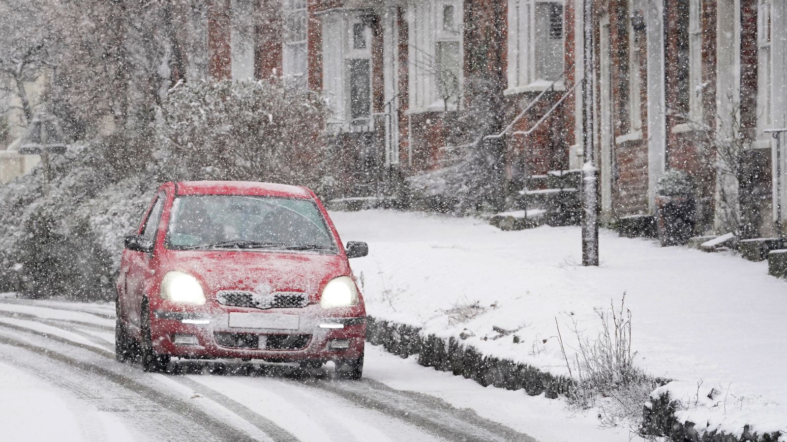 UK weather: 'Severe' alert on the roads as freezing temperatures and snow forecast