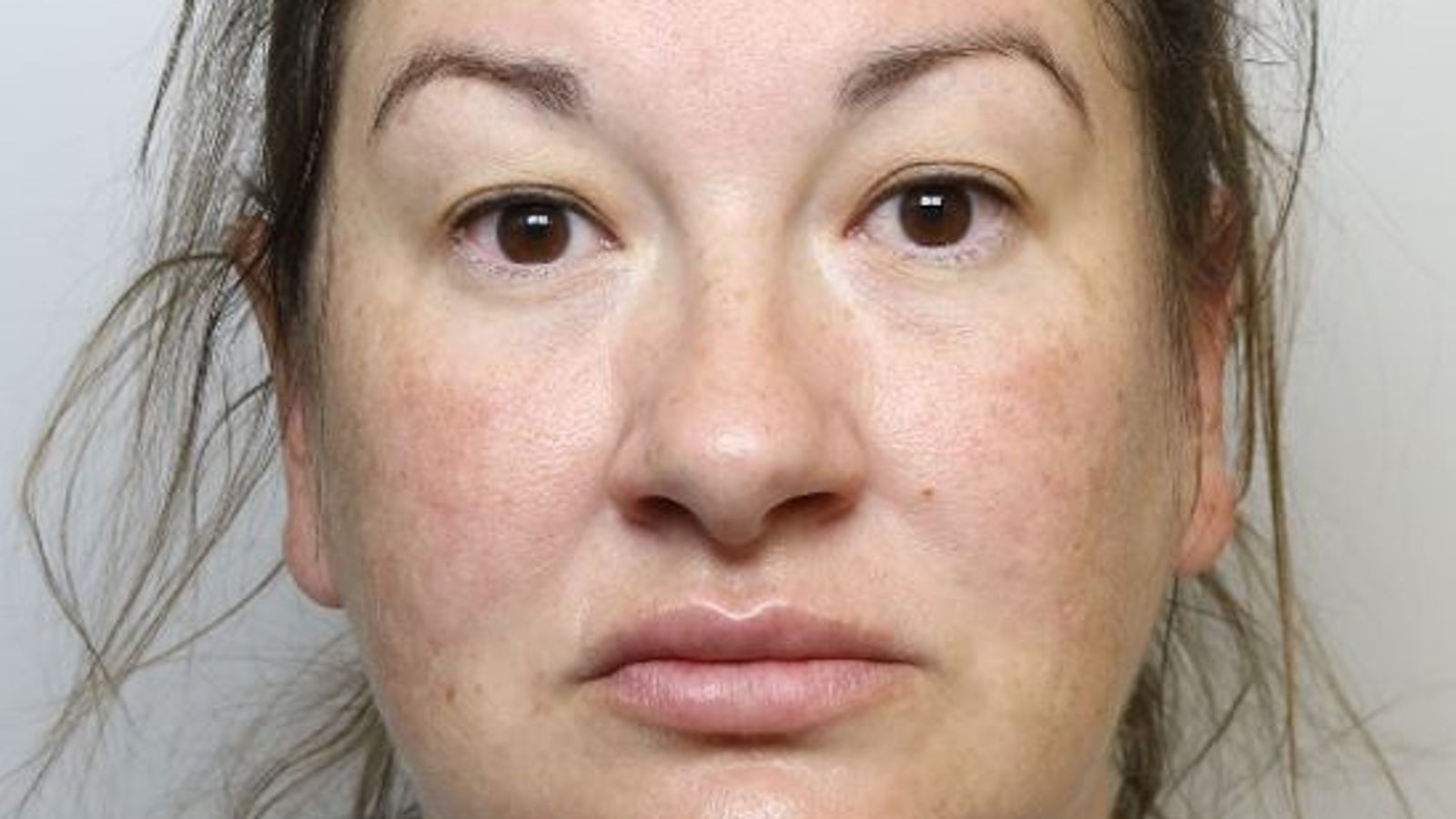 Жена в затвора, след като постави газова кутия, която избухна пред апартамента на бившия й приятел в Нортхемптън