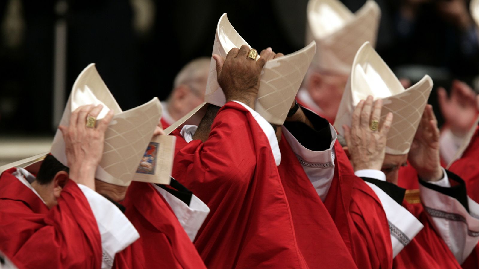 When does the conclave start and how does it work?