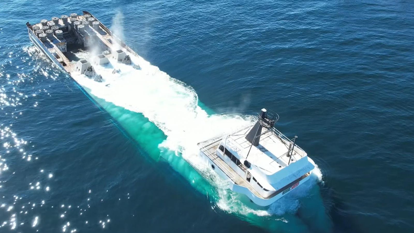 Boat sunk off of Florida to create artificial reef