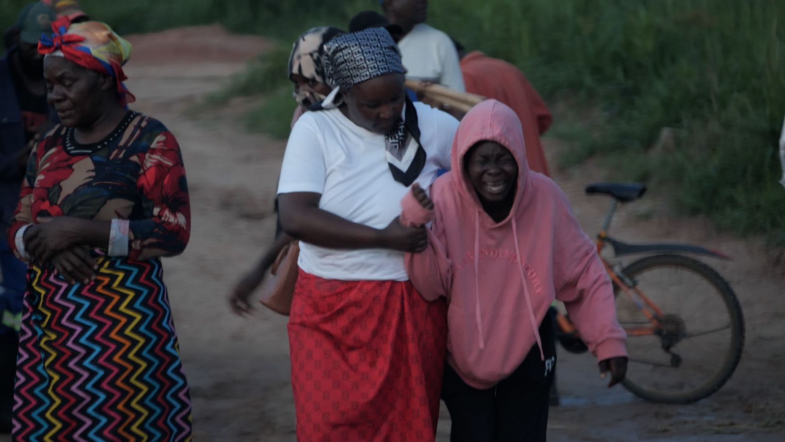 Избухване на холера в Замбия: Семействата са изправени пред отчаяно чакане, за да разберат дали близките им са мъртви или живи