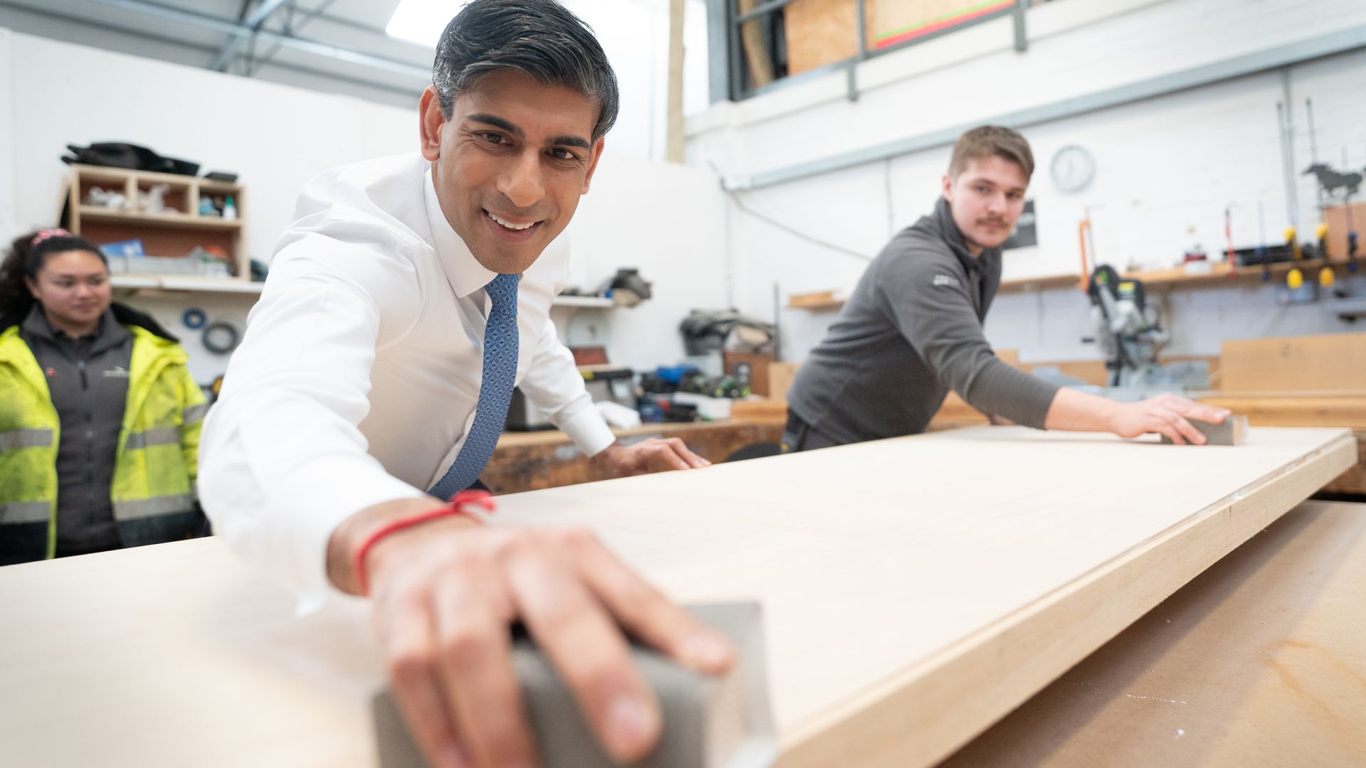 Tories want to replace 'rip-off degrees' with 100,000 new apprentices a year...