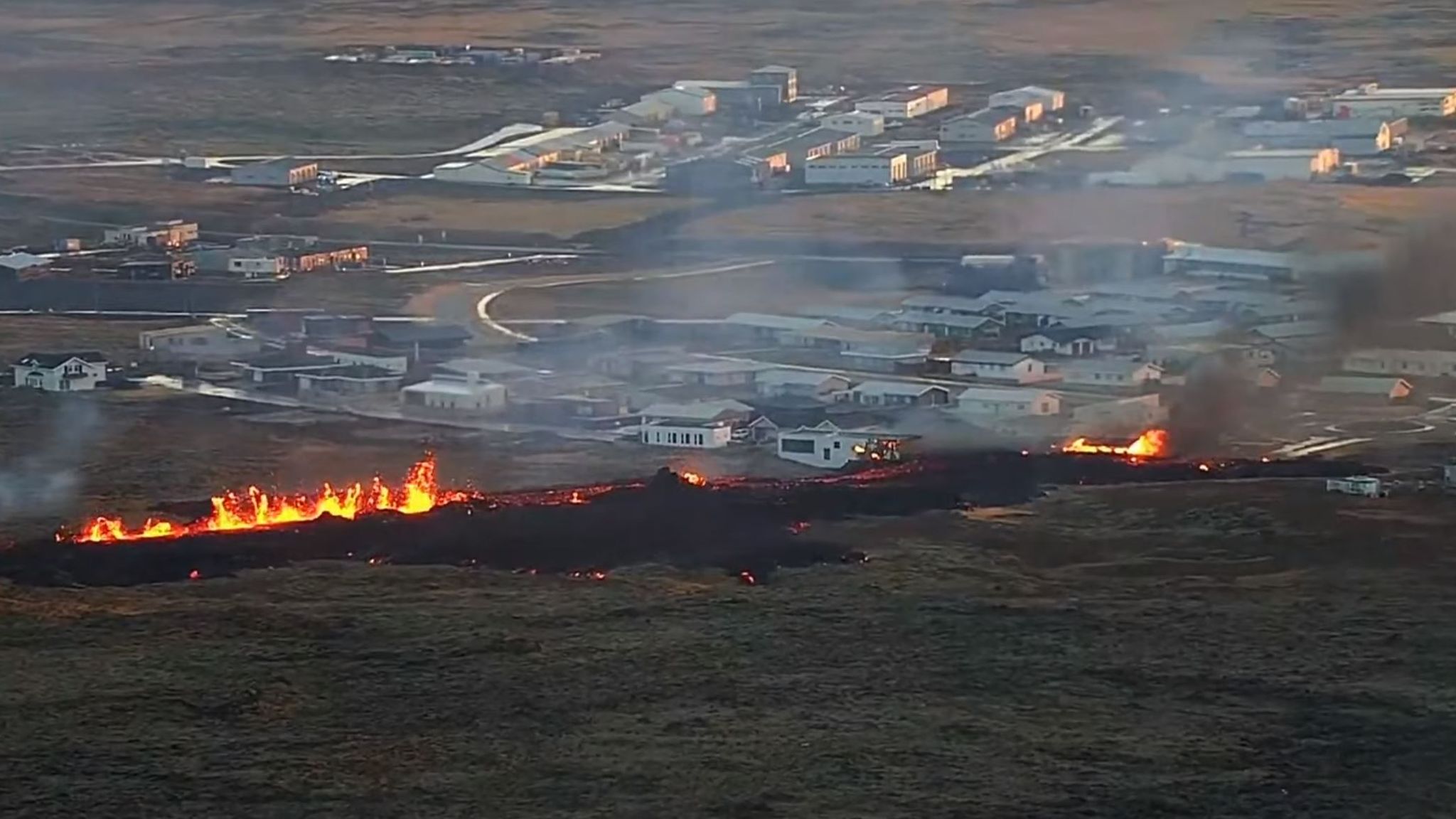 Iceland volcano: Lava inside Grindavik after new fissure opens in ...