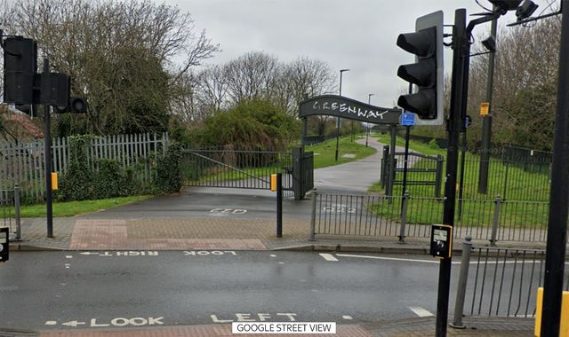 Newborn girl found in shopping bag on street by dog walker on east London street - Vimarsana News