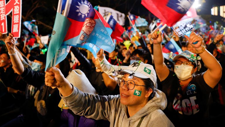 Supporters of Ko Wen-je at a rally