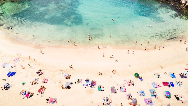 Money latest: A winter holiday could be good for your pocket - here's some cheap destination recommendations from experts - Vimarsana News