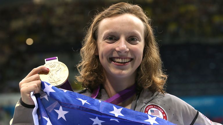 Katie Leckedy wins gold in the 800m women&#39;s freestyle at London 2012