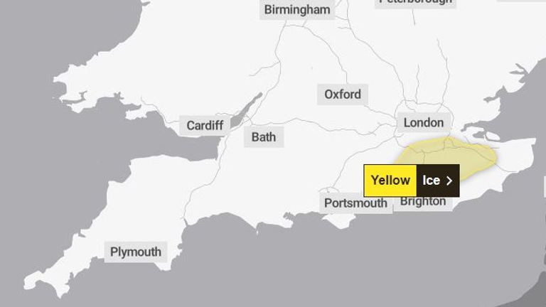 The Met Office has issued a yellow weather warning for ice and snow on Monday morning