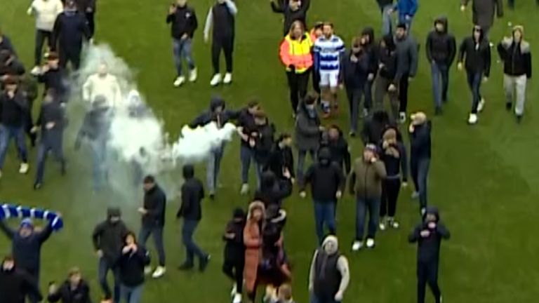 Fans invade pitch during Reading-Post Vale match