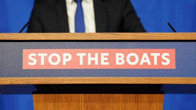 Prime Minister Rishi Sunak gave an update on the plan at a press conference in the Downing Street briefing room "Stop the ship" Illegal immigrants in London, England, December 7, 2023.  James Manning/Pool via REUTERS