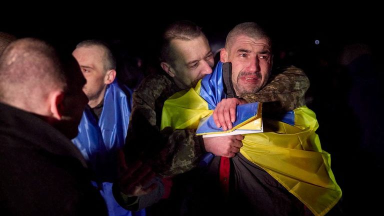 Ukrainian prisoners of war appear in an unknown location after the exchange