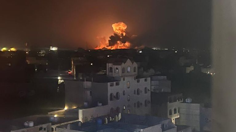 An image from Yemen purportedly showing explosions in Hodeidah