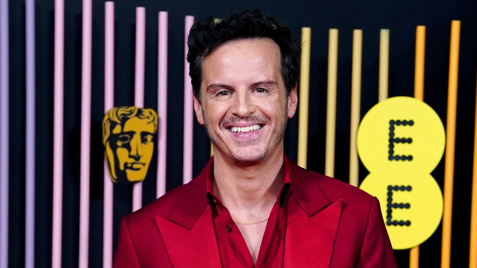 BBC защитава „неправилно преценения“ въпрос за червения килим на Солтбърн BAFTA към Андрю Скот