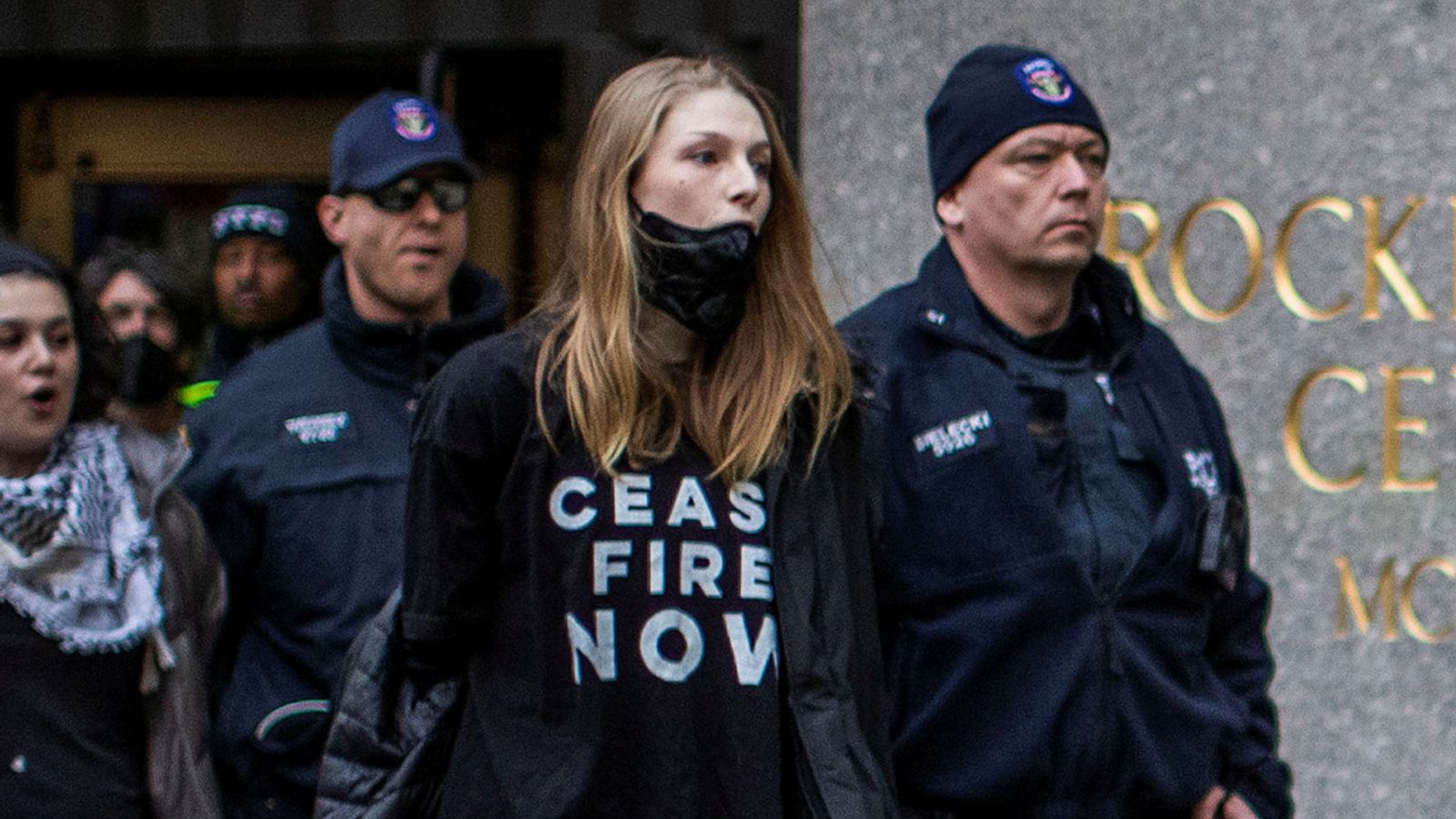 Звездата от Euphoria Хънтър Шафър е арестуван на пропалестински протест в Ню Йорк по време на телевизионно участие на Джо Байдън