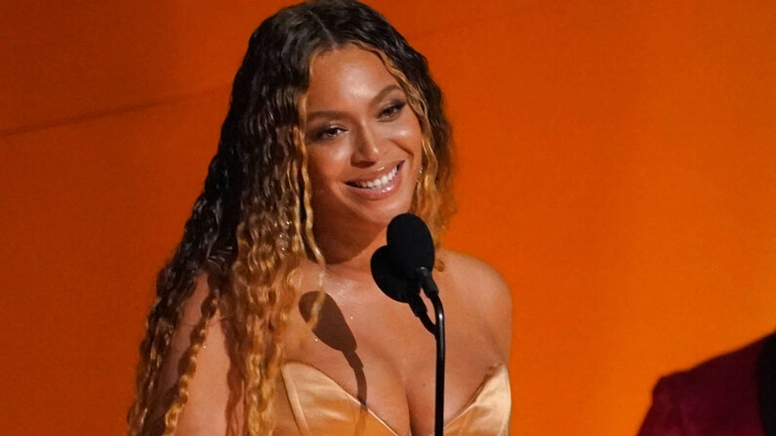 Beyonce: Oklahoma radio station U-turns on country song after fan's racism claim goes viral