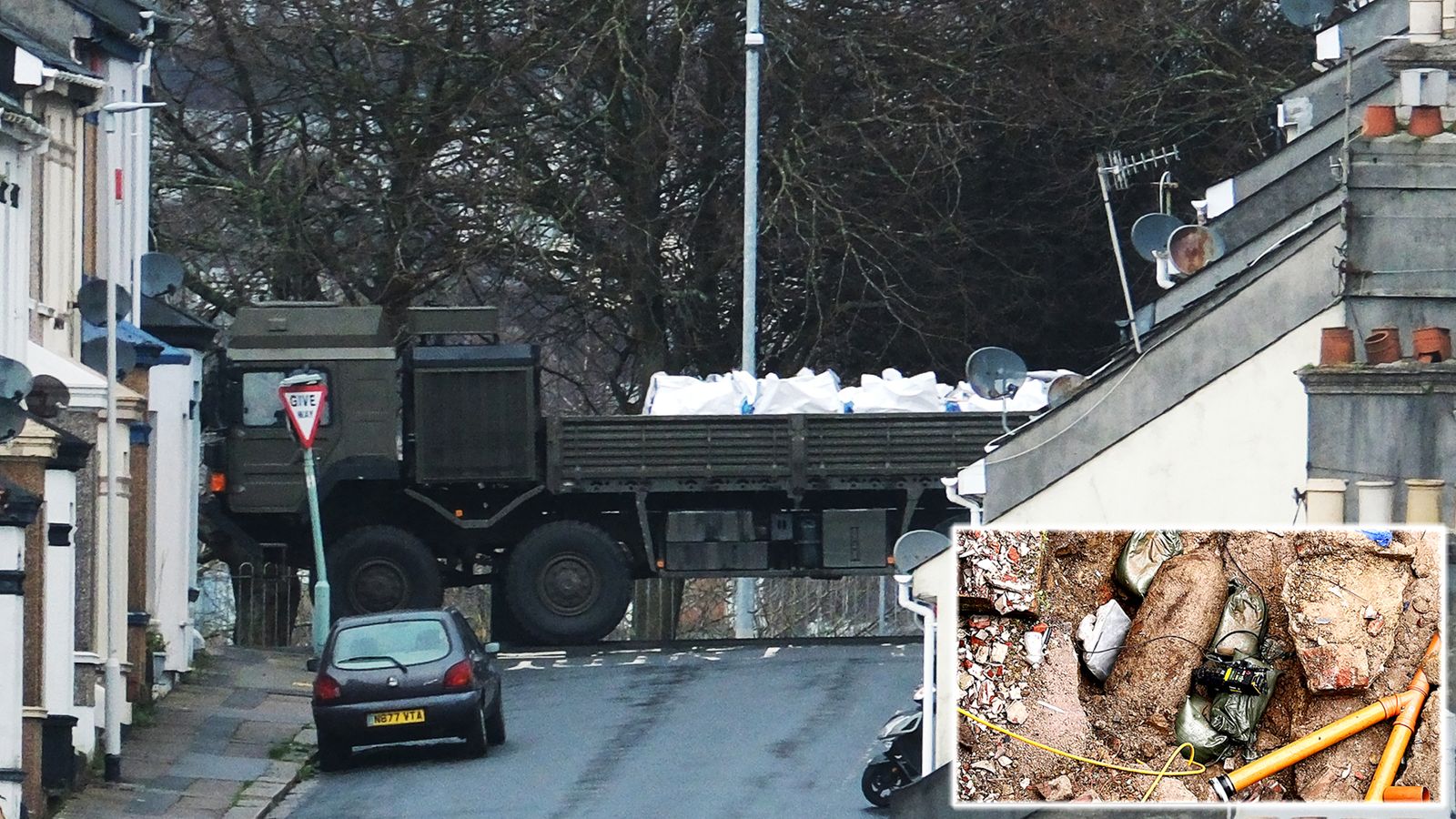 Plymouth bomb - live: Military vehicle carries unexploded WW2 bomb ...