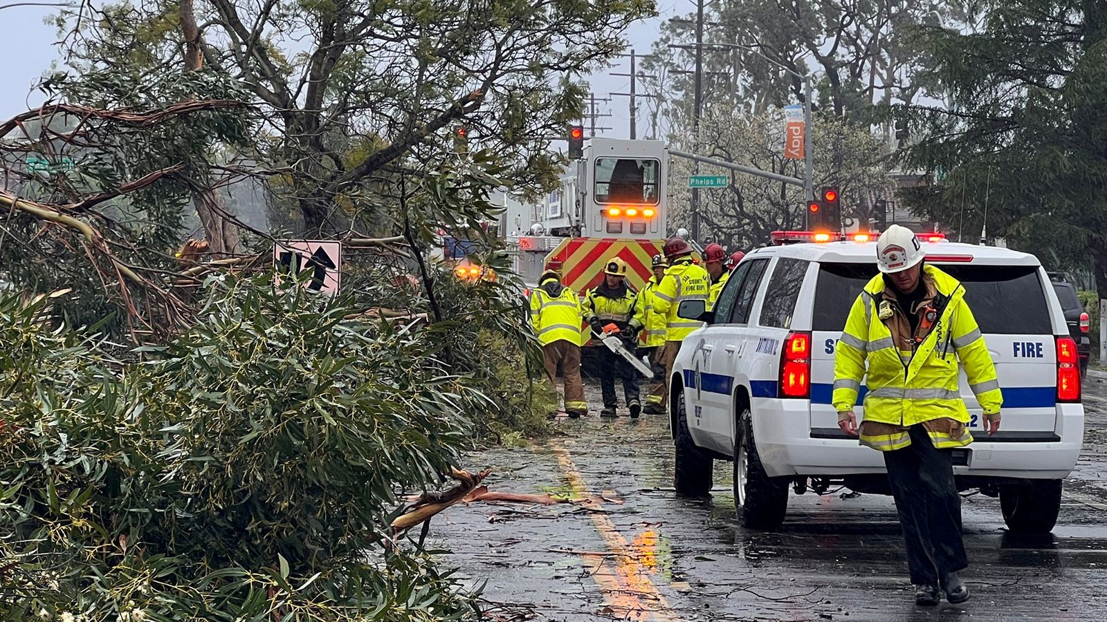 Atmospheric river hits California prompting 'lifethreatening' storm