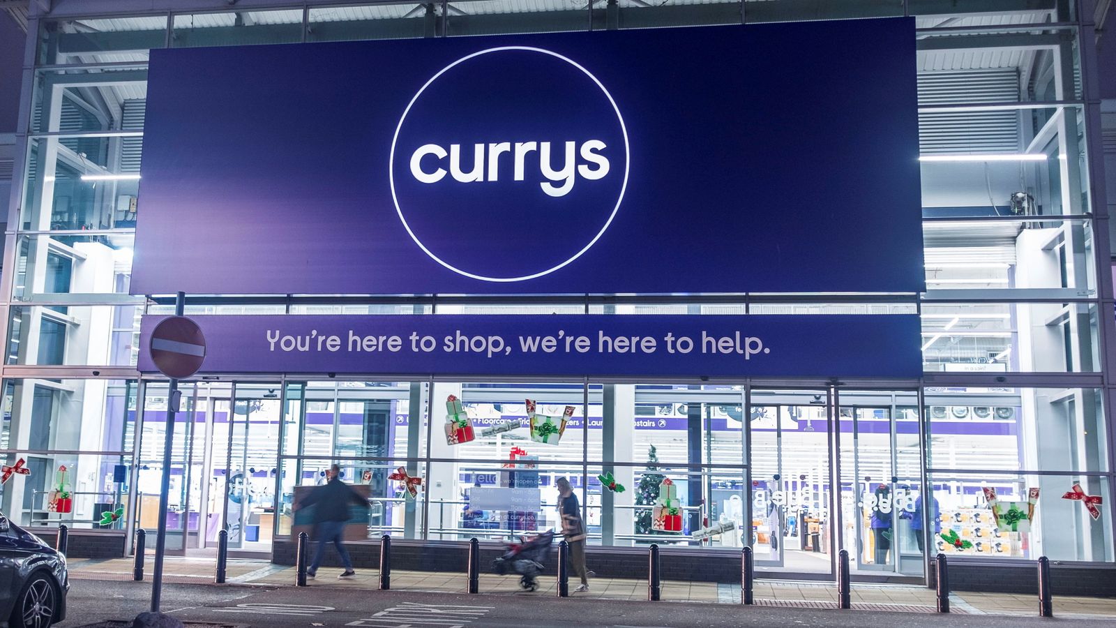 Top shareholder wants £800m for electricals retailer Currys