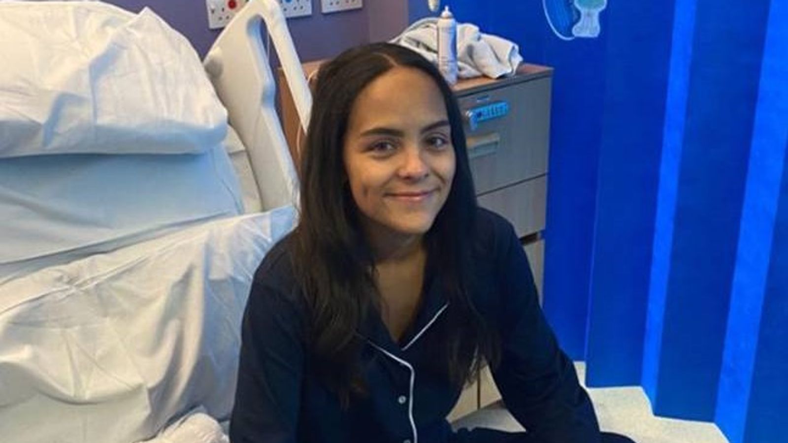 Жена обявява собствената си смърт в LinkedIn на 25-годишна възраст след битка с рядък рак