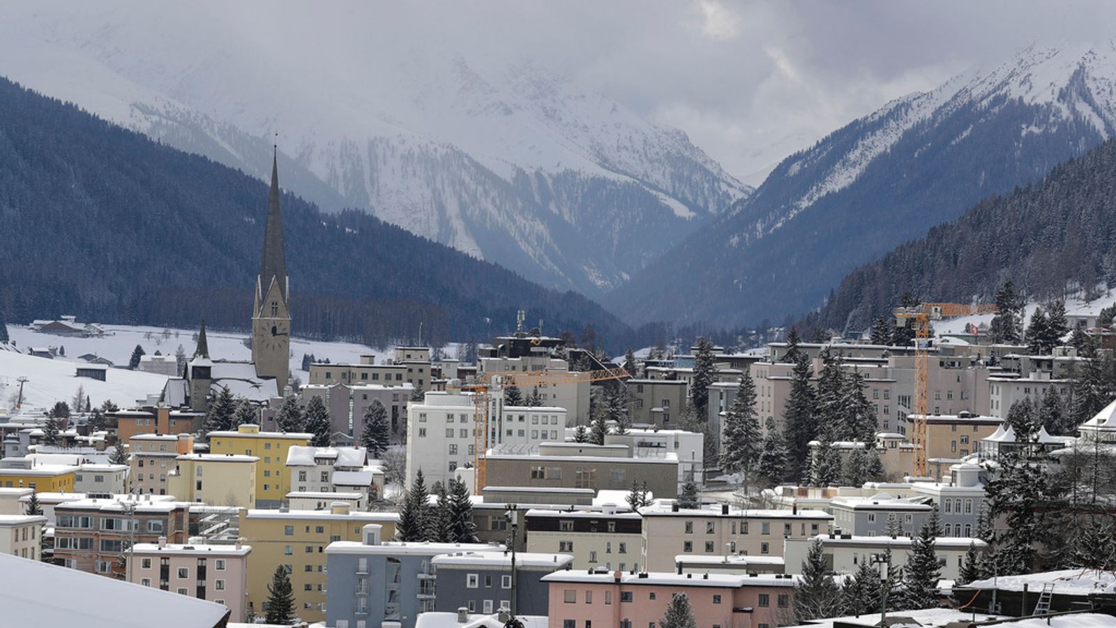 Swiss police investigate Davos ski shop over 'no equipment for Jews' sign