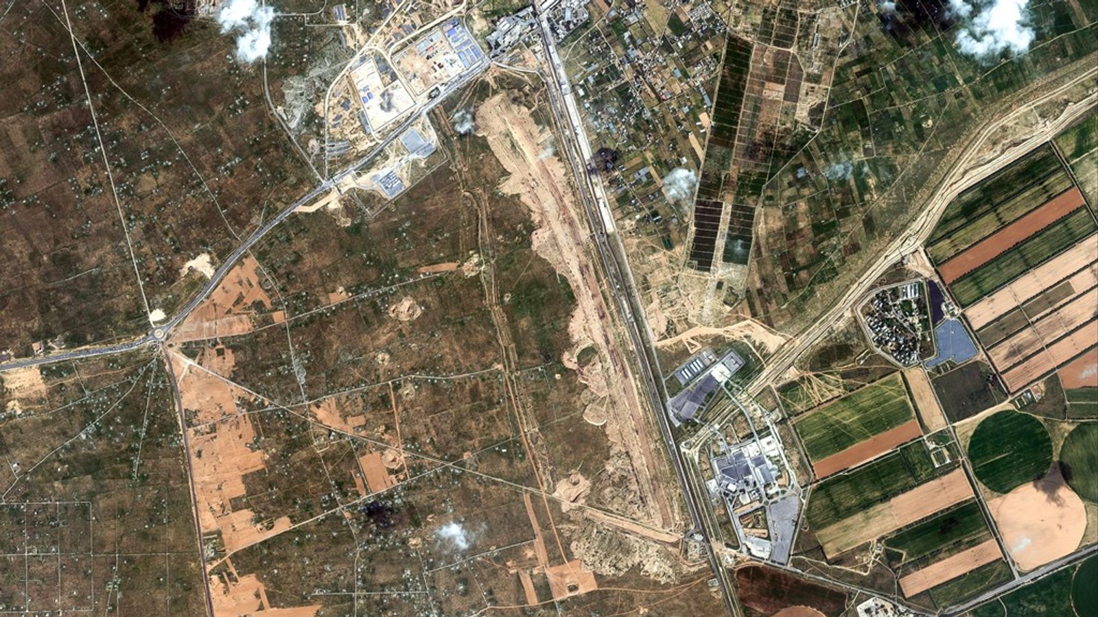 Последние новости Ближнего Востока: Египет строит стену и расчищает территорию на границе с сектором Газа, показывают спутниковые снимки и кадры |  Новости мира