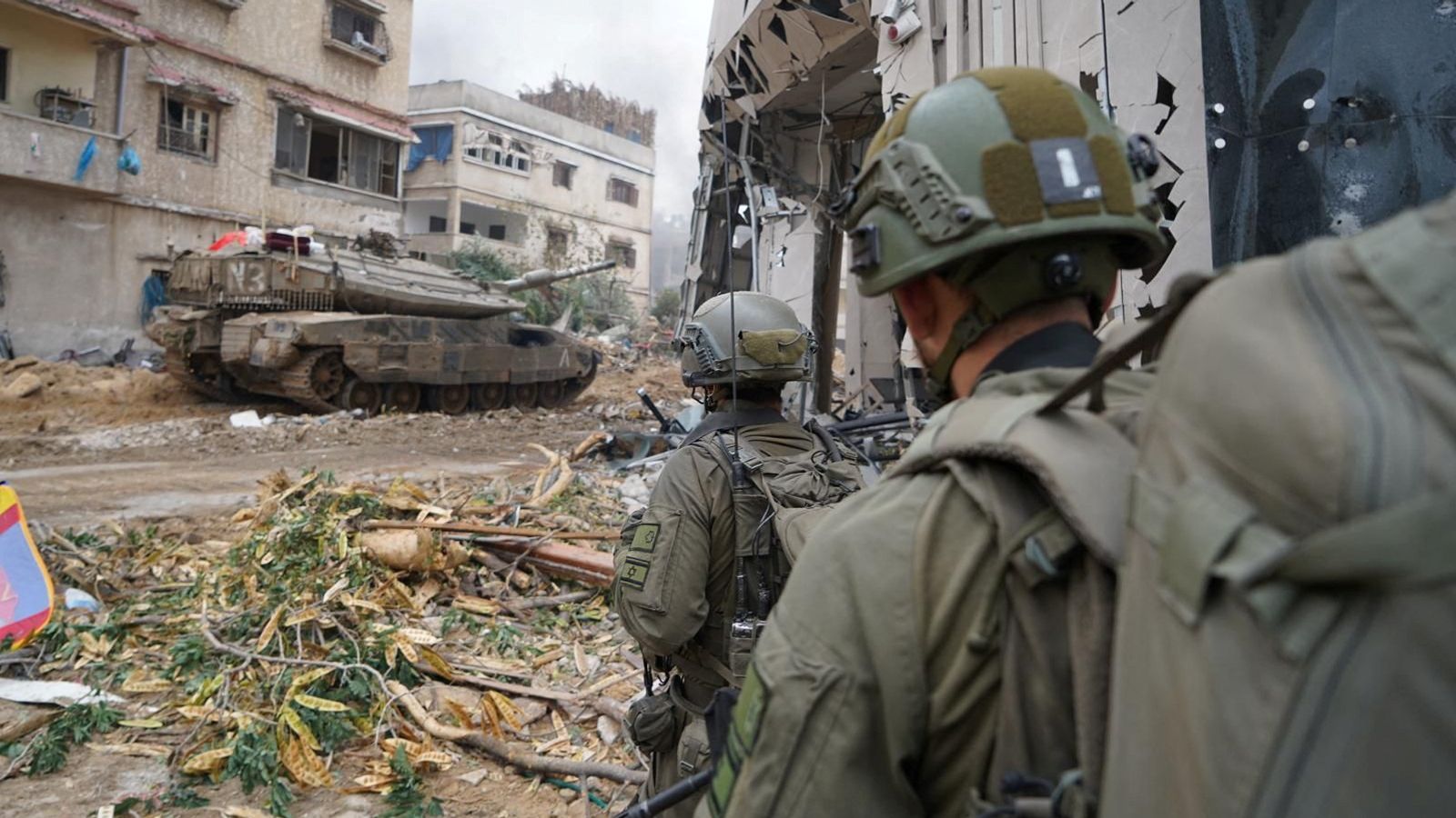 Война Израел-Хамас: Улични боеве в градовете в Газа - както жителите предупреждават, че „няма безопасно място“