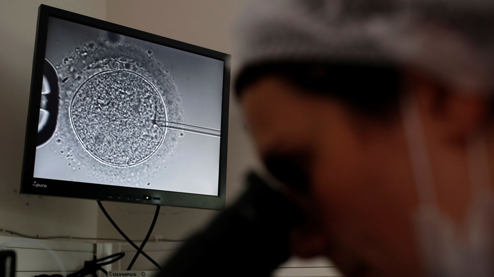 Alabama clinic suspends IVF treatment after court rules embryos are babies