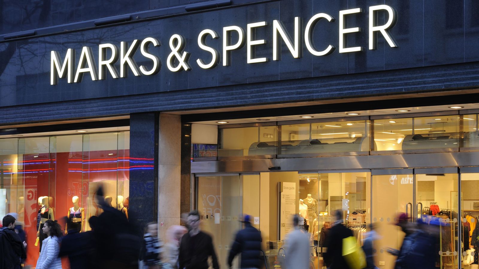 M&S коронясва любимия супермаркет на нацията за трети път – въпреки че е „малко скъп“