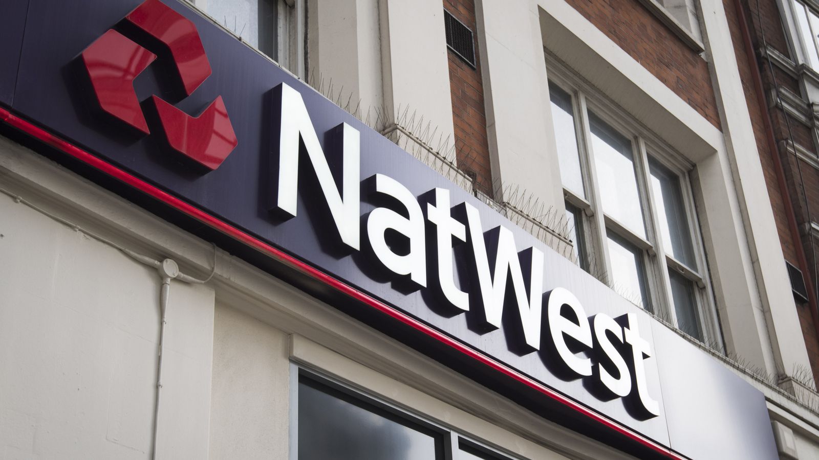 Ministers apply finishing touches to ‘Tell Sid’-style NatWest offer