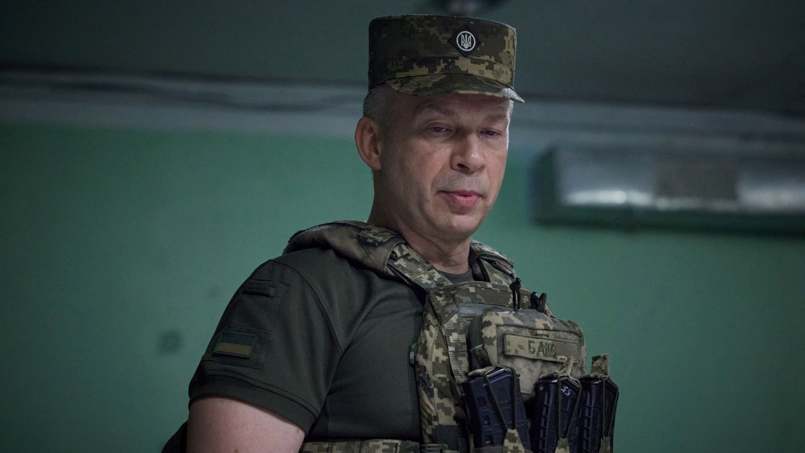 Кой е новият началник на армията на Украйна Александър Сирски? Роденият в Съветския съюз „снежен леопард“, който стана украински герой