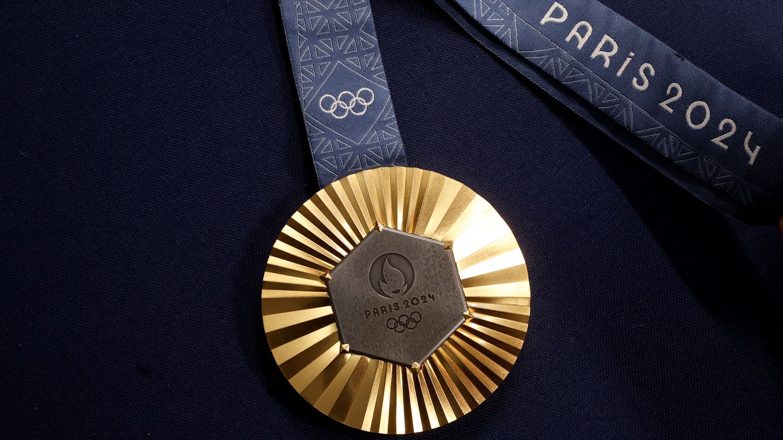 Олимпиада в Париж: 50 000 долара за злато - леката атлетика става първият спорт, предлагащ парични награди на олимпийците