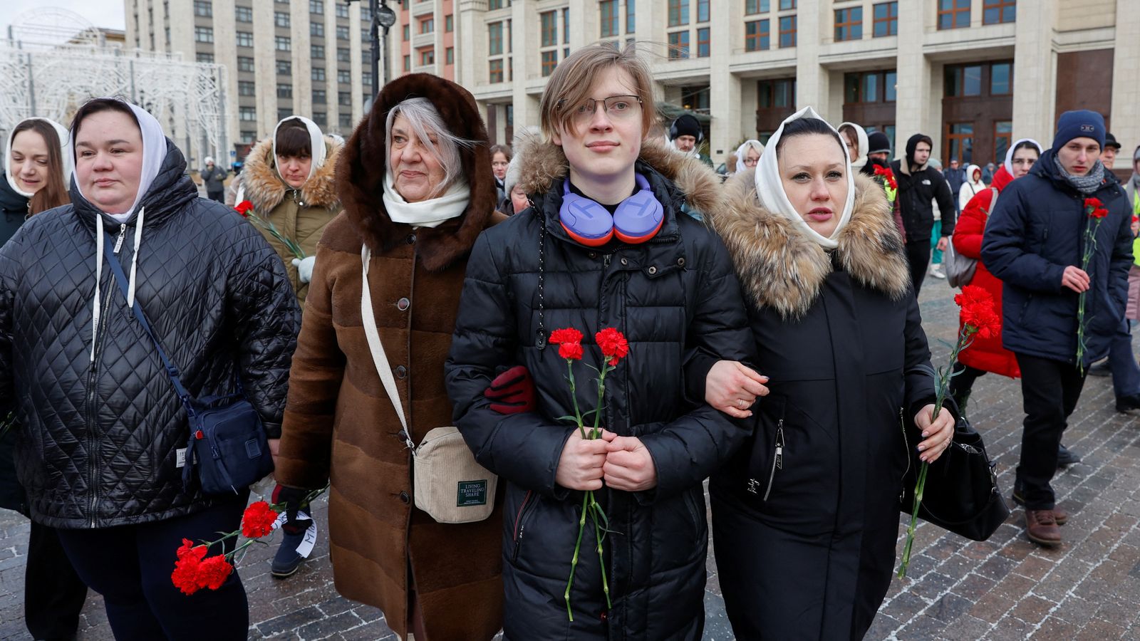 Десетки задържани на митинг с участието на съпруги на руски войници в Москва